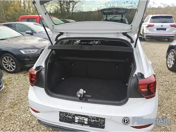 VW POLO (8/9)
