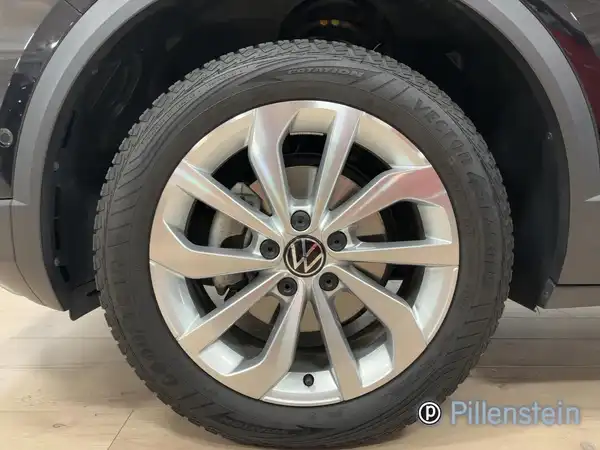 VW T-ROC (6/16)