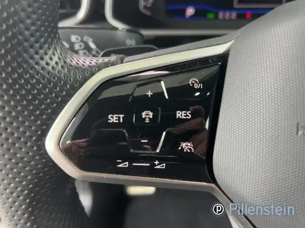 VW T-ROC (9/16)