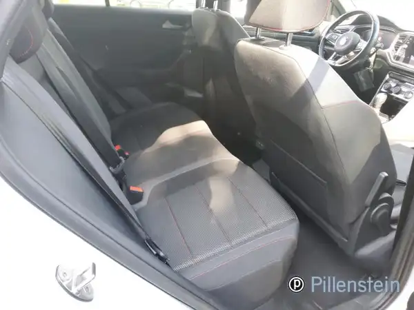 VW T-ROC (8/10)
