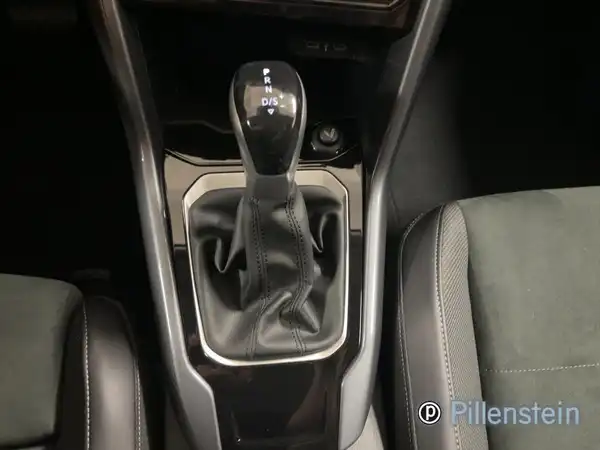 VW T-ROC (15/19)