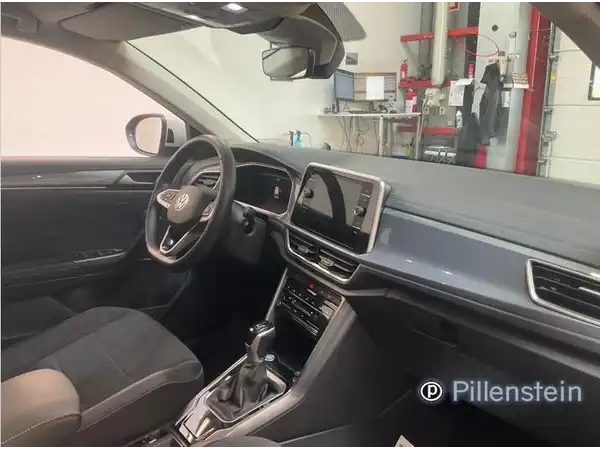 VW T-ROC (4/9)