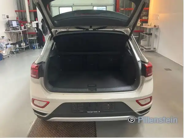 VW T-ROC (8/9)