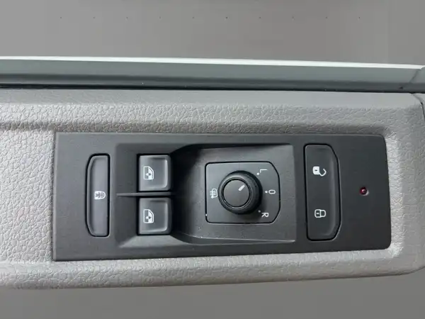 VW T6.1 KOMBI (7/14)