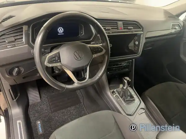 VW TIGUAN (8/16)